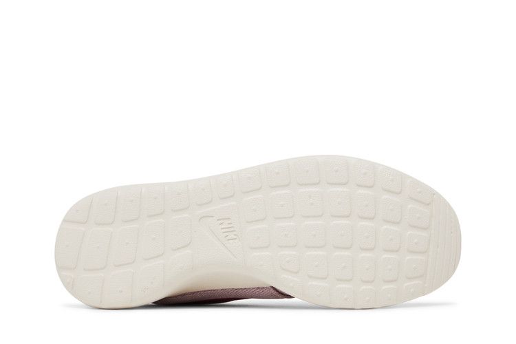Nike Wmns Roshe One 'Plum Chalk'