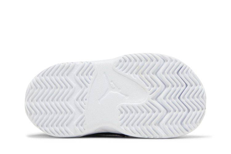 Air Jordan Max Aura 2 TD 'White Gym Red'