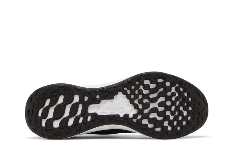 Nike Revolution 6 FlyEase Next Nature 'Black White'
