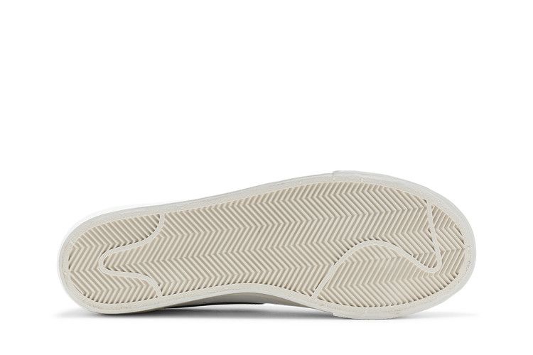 Nike Wmns Blazer Low Platform 'White Black'