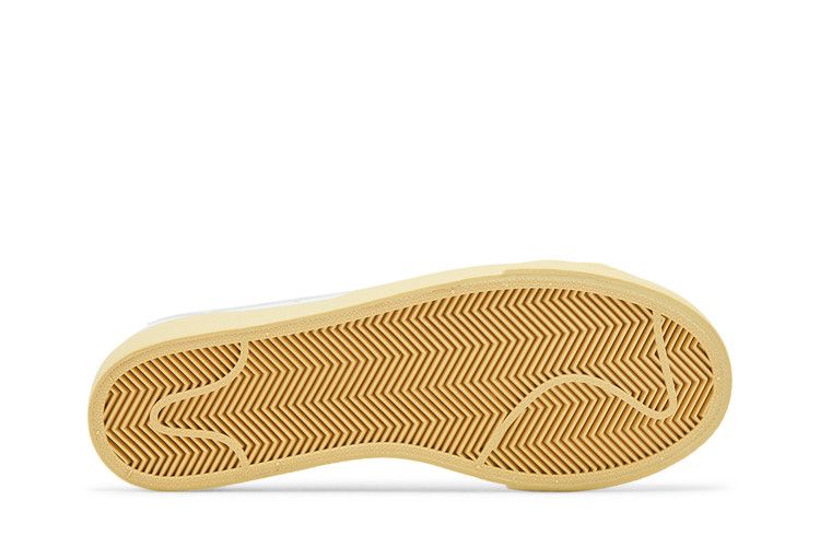 Nike Wmns Blazer Low Platform 'White Lemon Wash'