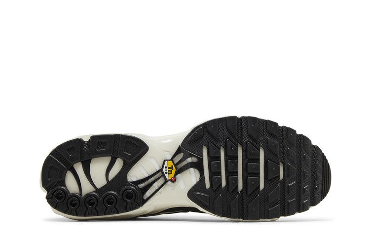 Nike Air Max Plus Essential 'Panda'