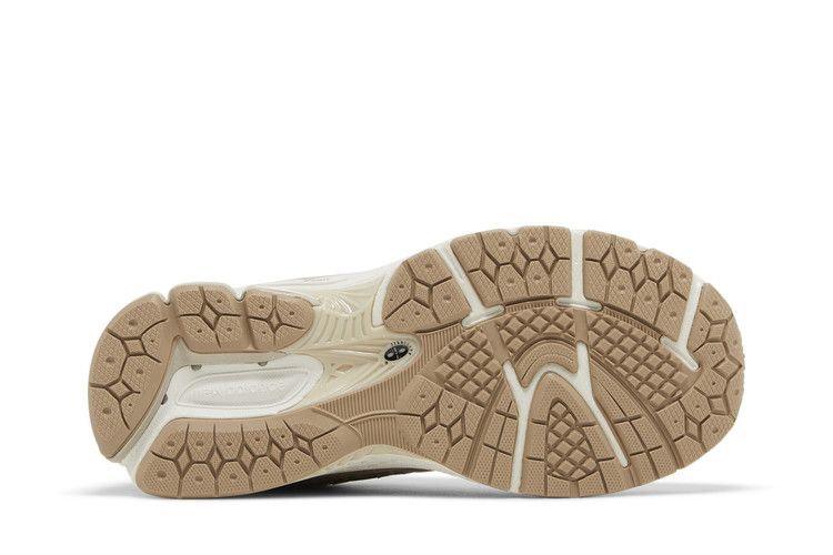 New Balance 2002R Big Kid 'Timberwolf Mushroom'