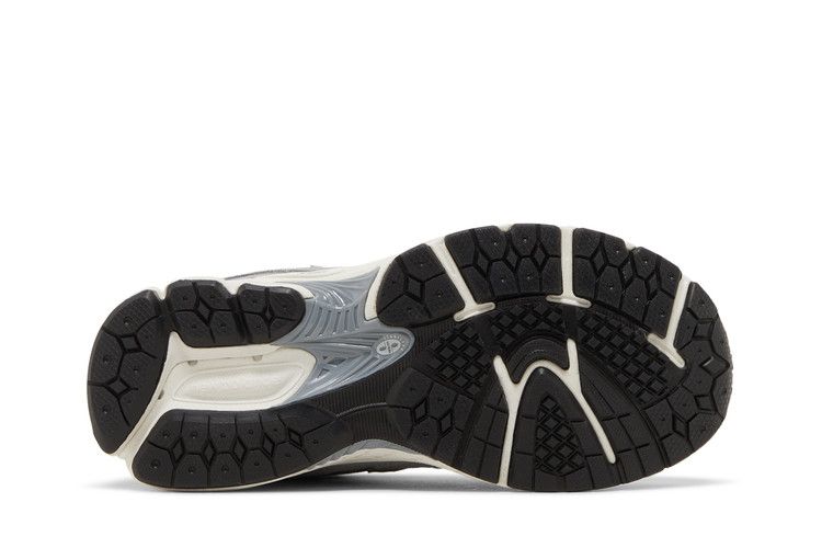 New Balance 2002R Big Kid 'Steel Lead'