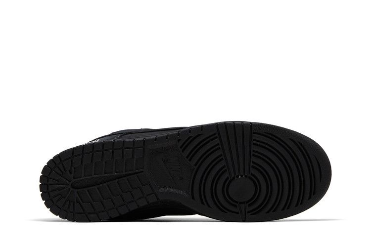 Supreme x Nike Dunk Low SB 'Black'
