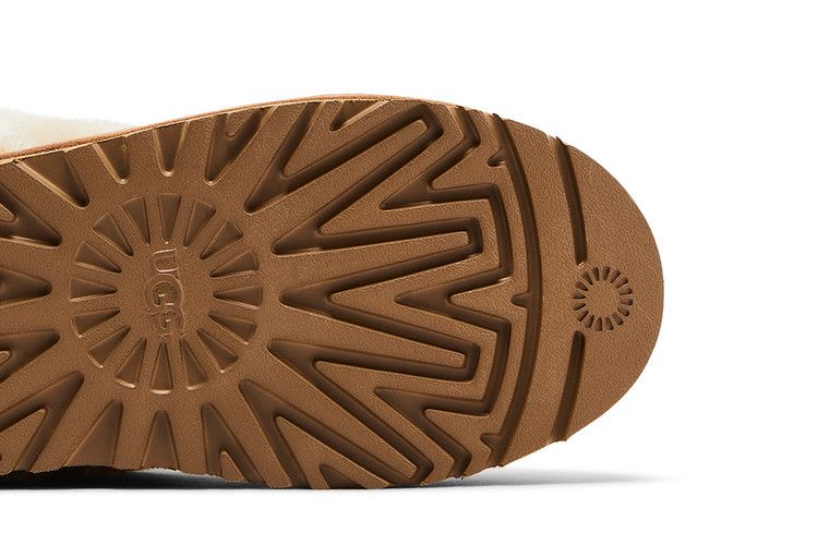 UGG Wmns Classic Chillapeak Boot 'Chestnut'