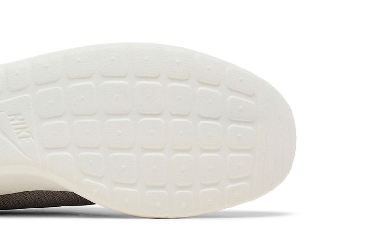 Nike Roshe One 'Light Taupe'