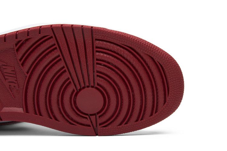 Air Jordan 1 Retro High OG 'Metallic Red'