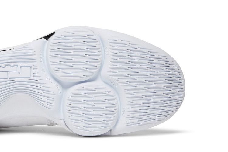Nike LeBron Witness 5 EP 'White Black'
