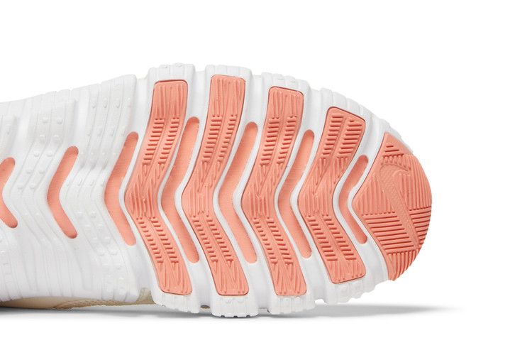 Nike Wmns Free Metcon 4 'Sail Total Orange'