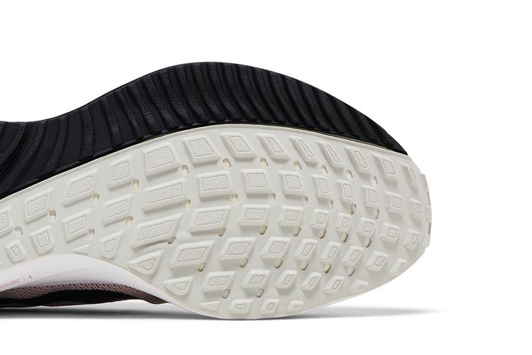 Nike Air Zoom Vomero 16 'Photon Dust Light Crimson'