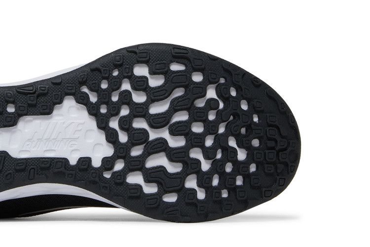 Nike Wmns Revolution 6 Next Nature 'Black White'