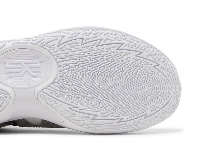 Nike Kyrie Low 5 'White Wolf Grey Black'