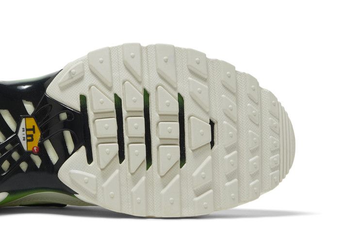 Nike Wmns Air Max Plus 'White Green Strike'