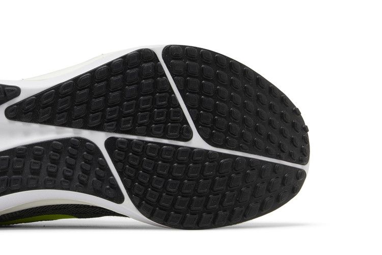 Nike Vomero 17 'Black Volt'