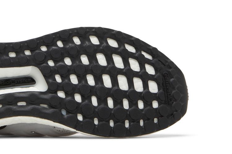 Adidas Wmns UltraBoost 5 DNA 'White Black'