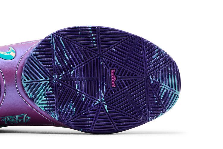 Nike Men's LeBron 22 'Frozen Grapes'