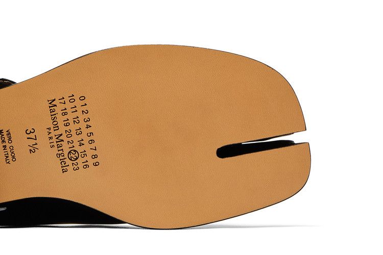 Maison Margiela Wmns Tabi City Loafer Buckled Mule 'Black'
